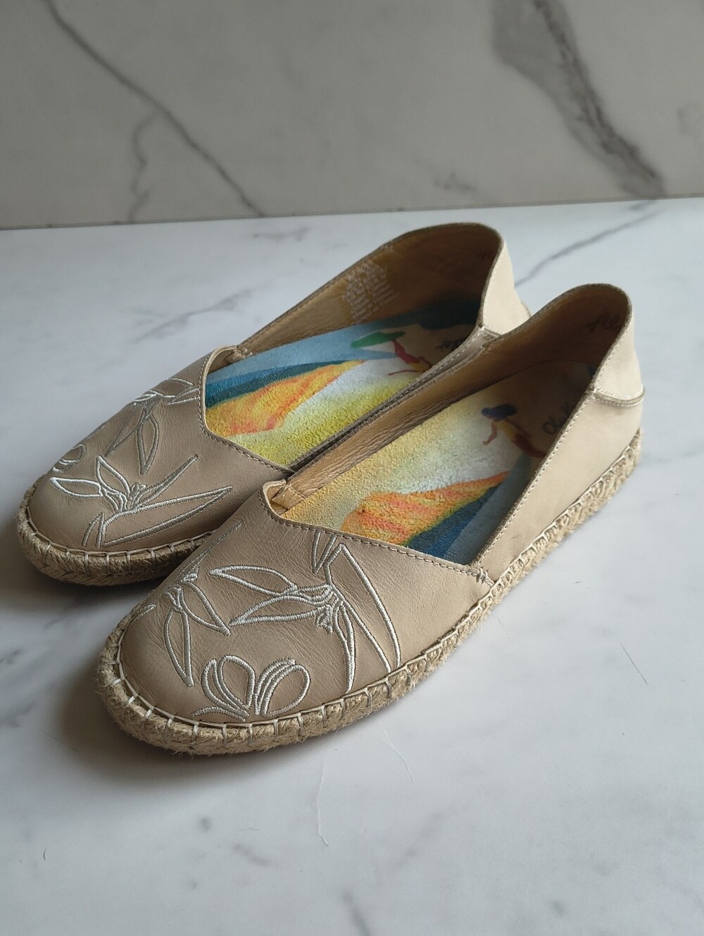 Olukai Kaula PA'A ILI Womens Slip on Leather Espadrille Shoes Cream Tan Size 8